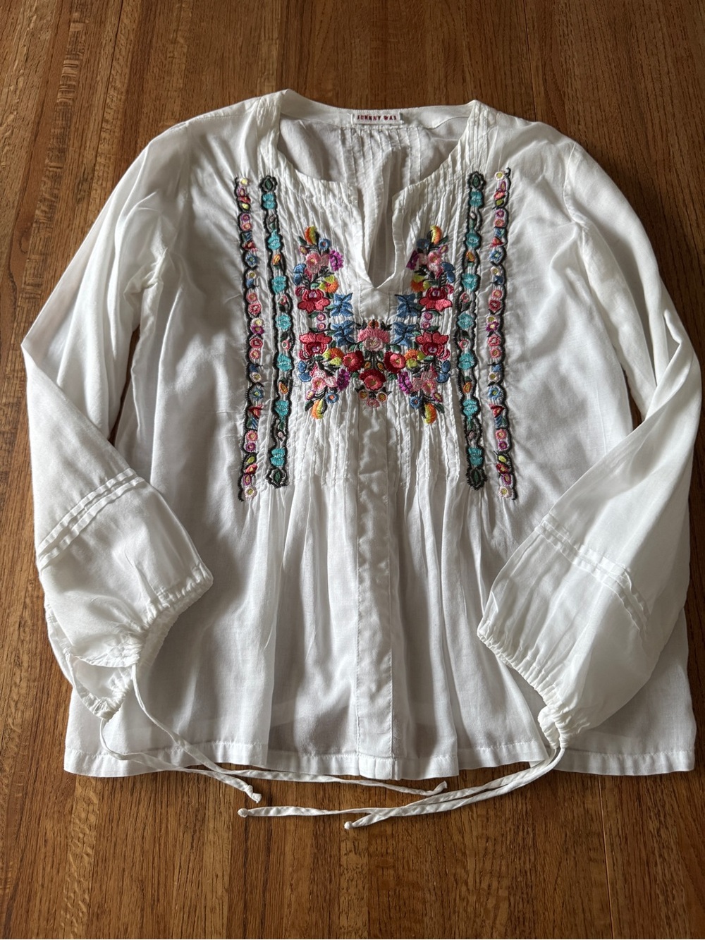 Johnny Was White Embroidered Floral Pintuck Peasant Tunic Blouse Top S
